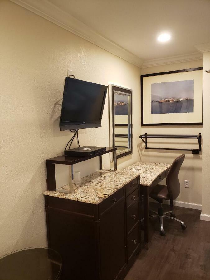 Signature Inn Oakland Exteriér fotografie