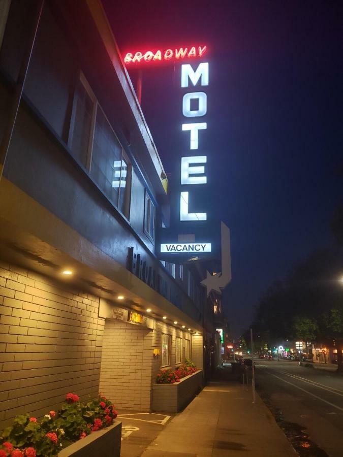 Signature Inn Oakland Exteriér fotografie